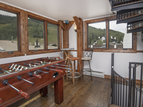 Gorgeous 3 Bedroom Condo in Vail Sleeps 10